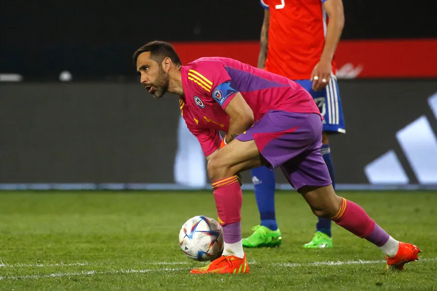 ¿Perderá la capitanía Claudio Bravo? | Foto Photosport