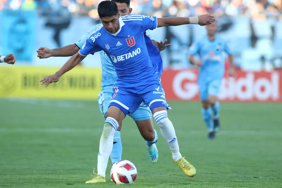 Compañero de Osorio se derrite por el jugador azul. | Foto: Photosport