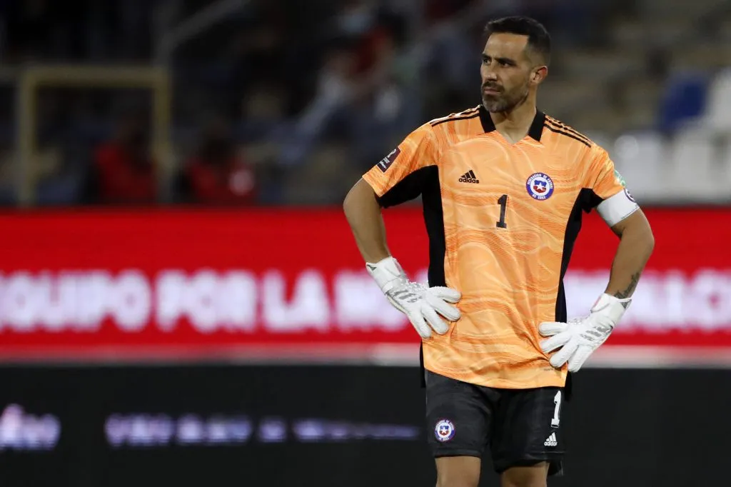 Berizzo le pone la lápida al histórico guardameta de la Roja | Foto: Photosport