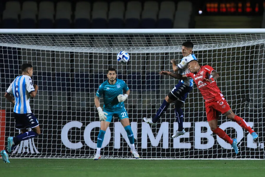 Arias es un fijo en Racing. | Foto: Photosport