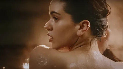 Rosalía en el video de Tuya.