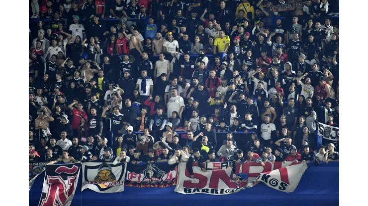 Hinchas de Colo Colo no podrán ingresar a estadios en Buenos Aires.