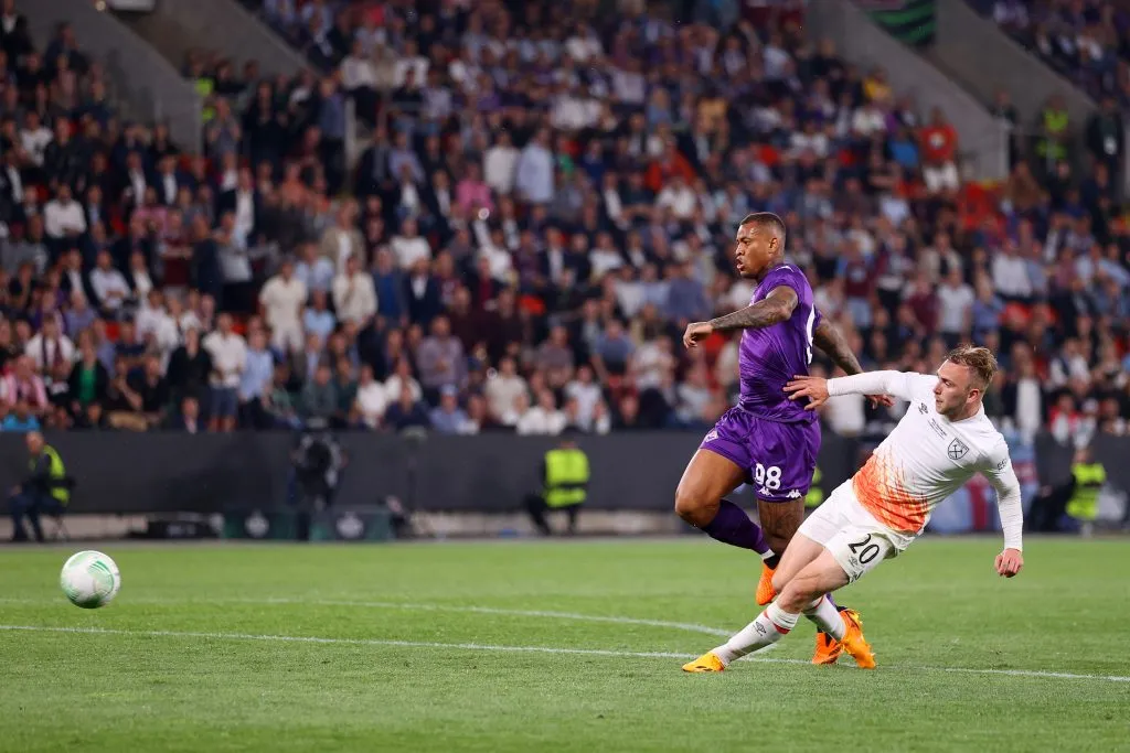 Así definió Bowen para darle el título al West Ham. (Getty Images)