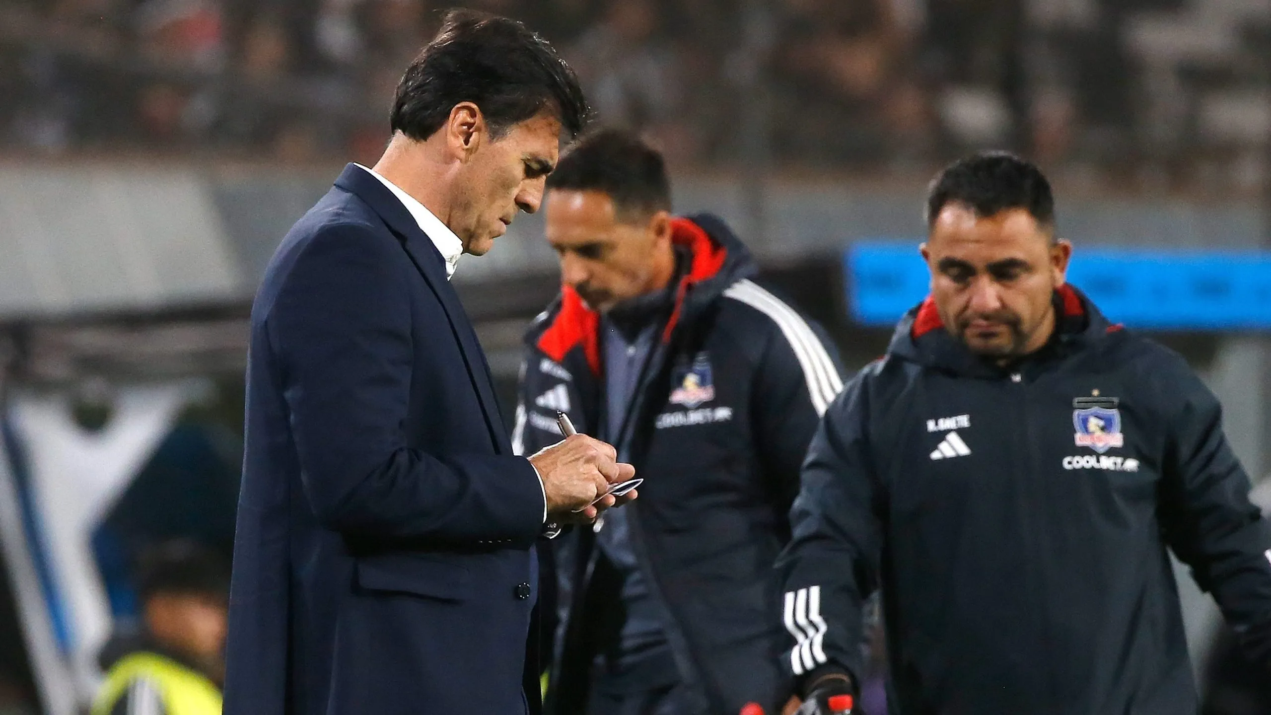 Gustavo Quinteros vive un dfícil semestre en Colo Colo (Foto: Jonnathan Oyarzun/Photosport)