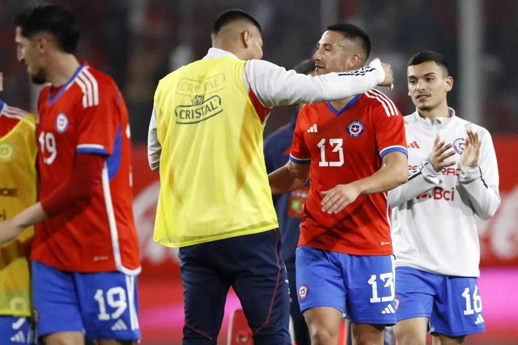 Delgado estuvo presente en el último amistoso de La Roja ante Paraguay.  Andres Pina/Photosport
