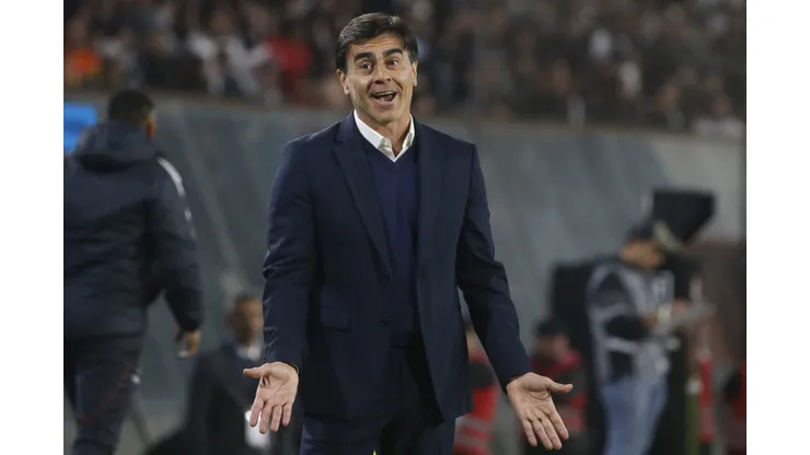 Ven a Gustavo Quinteros desgastado en Colo Colo (Foto: Photosport)