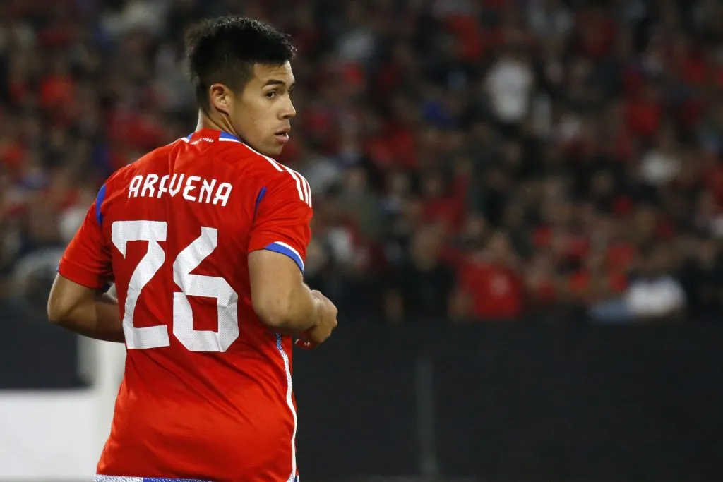Alexander Aravena vive de un buen presente, el cual lo tiene en la Selección Chilena | Foto: Photosport