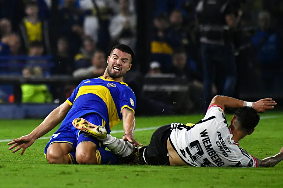 Pollo Véliz confia en la clasificación alba. | Foto: Photosport