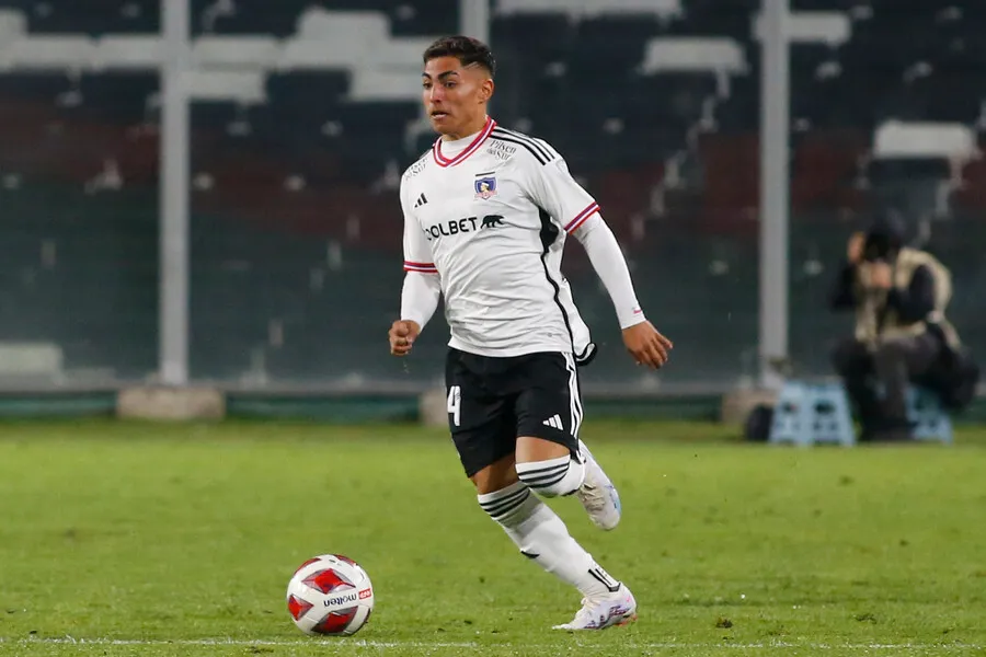 Jordhy tuvo en sus pies el 1-1 vs. Boca Juniors. | Foto: Photosport