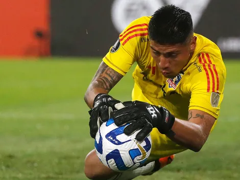 Cortés borra su calvario en Colo Colo con tremendas atajadas ante Boca