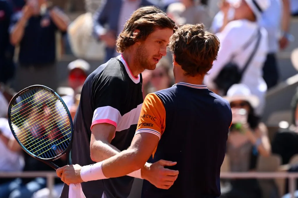 Casper Ruud mostró toda su solidez ante Nico Jarry. (Getty Images)