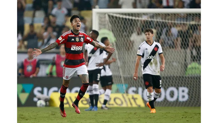Erick Pulgar celebró con el Flamengo en el Brasileirao (Getty)