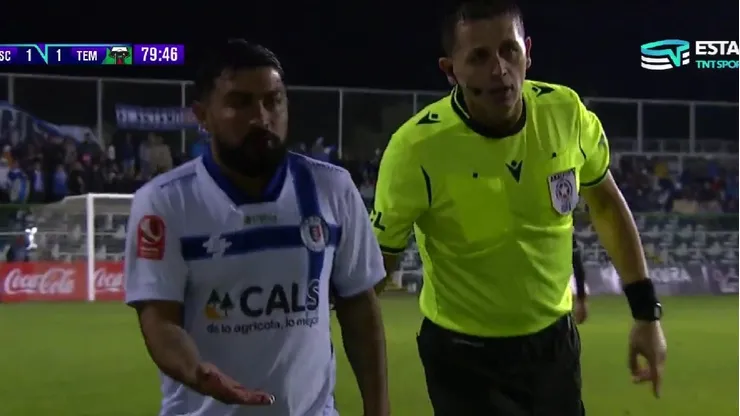 Maturana vio la roja y salió con sangre del Santa Cruz vs. Temuco.