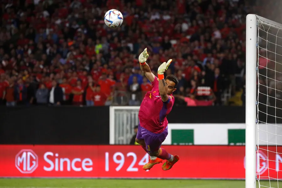Claudio Bravo se bajó de la Fecha FIFA de junio. | Foto: Photosport