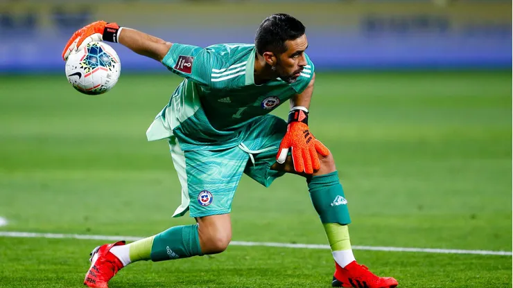 Claudio Bravo sigue demostrando su vigencia en el Betis de Sevilla