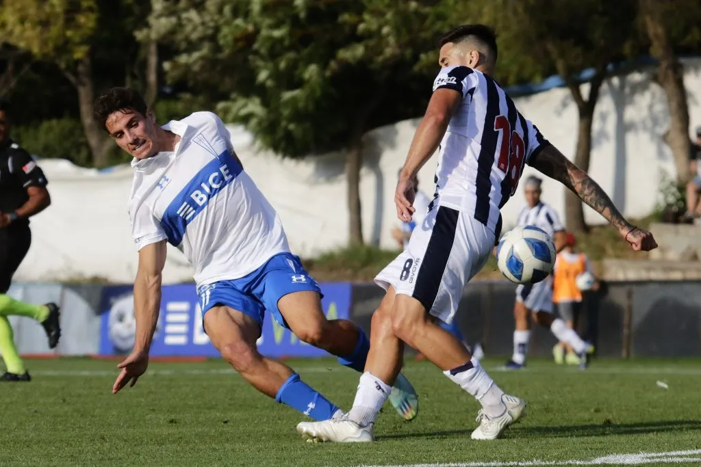 Los últimos partidos de Montes con la UC fueron los amistosos contra Talleres y Rosario Central.  Javier Salvo/ Photosport
