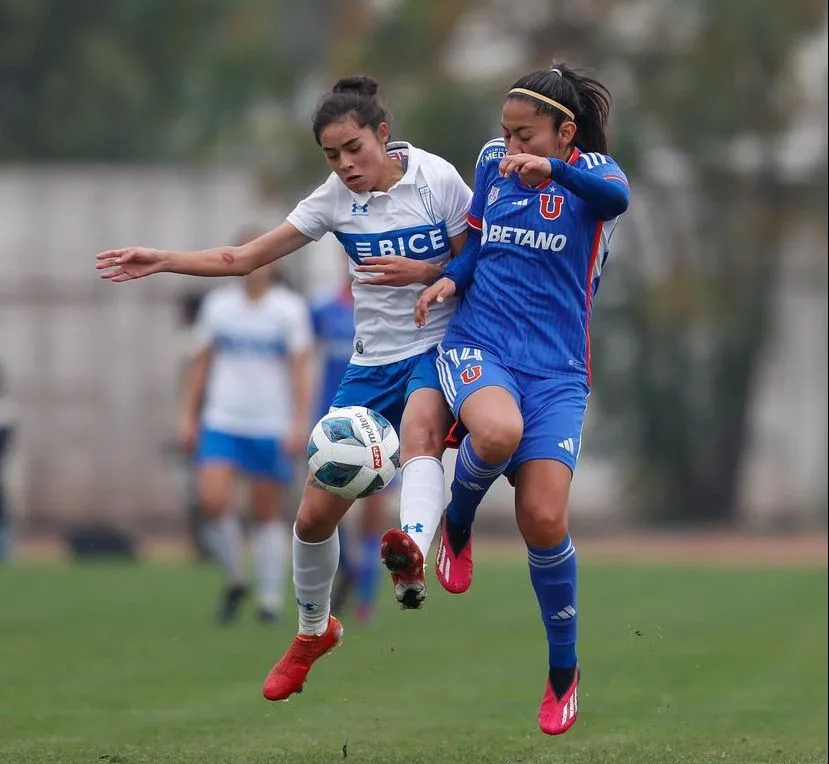 Un partidazo se vivió en el Estadio Santiago Bueras de Maipú | Foto: U. de Chile