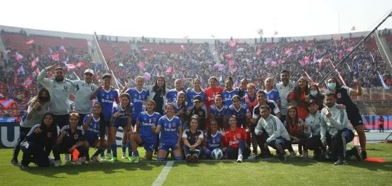 En el 2022, las dirigidas de Carlos Véliz golearon a la UC por cuatro a cero en el Estadio Nacional (Prensa Universidad de Chile)