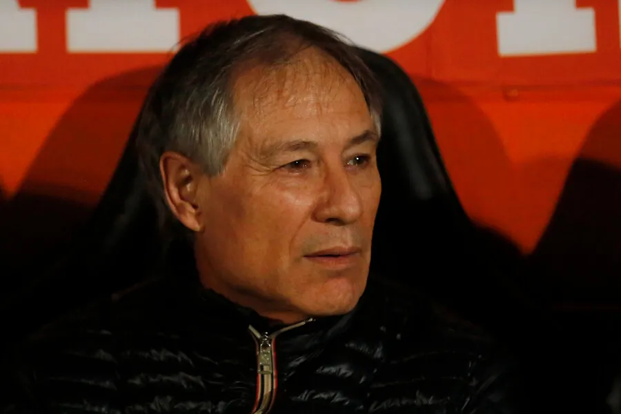 ¿Peligra Holan? Palacios quiere su revancha en la UC. | Foto: Photosport