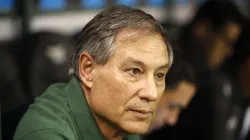 Ariel Holan tiene dos jugadores prescindibles en Universidad Católica (Foto: Felipe Zanca/Photosport)