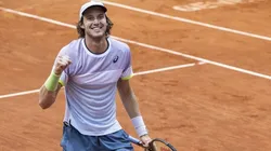 Nicolás Jarry sigue con su buena racha y avanza en Roland Garros