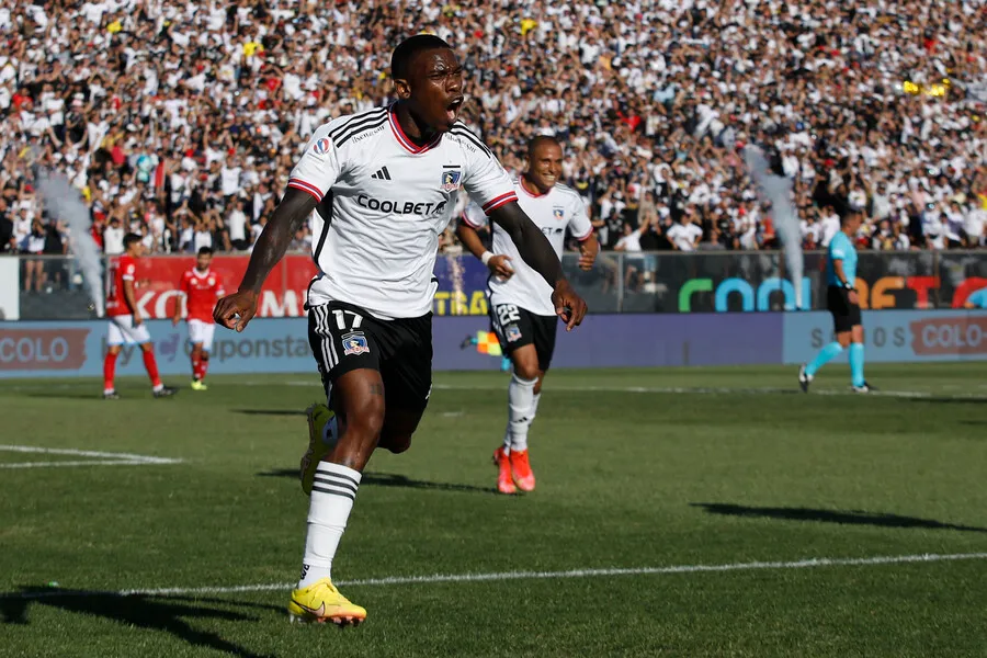 Fabián Castillo pide camiseta de titular para enfrentar a Boca Juniors. | Foto: Photosport