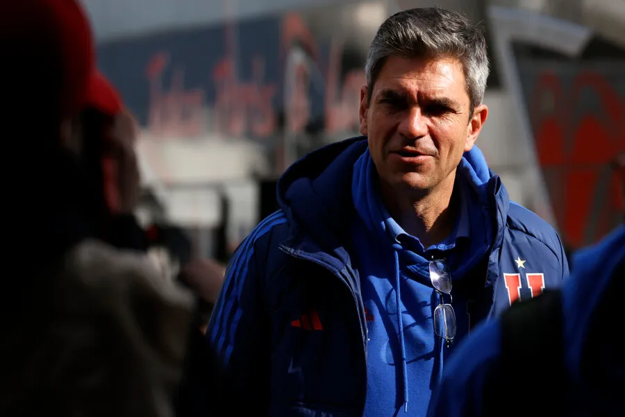 Caamaño repasó a Pellegrino tras la caída azul. | Foto: Photosport