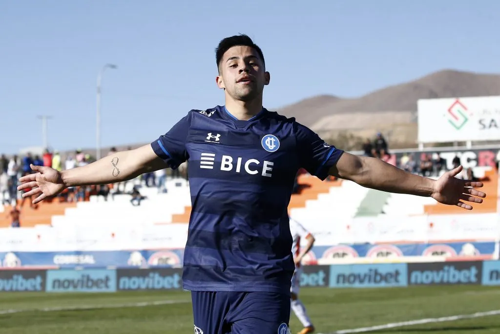 Alexander Aravena abrió el camino del gol en la Universidad Católica (Photosport)