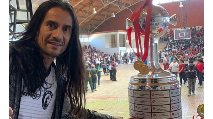 Gabriel Mendoza apuesta sus fichas por Brayan Cortés como capitán de Colo Colo (Archivo)