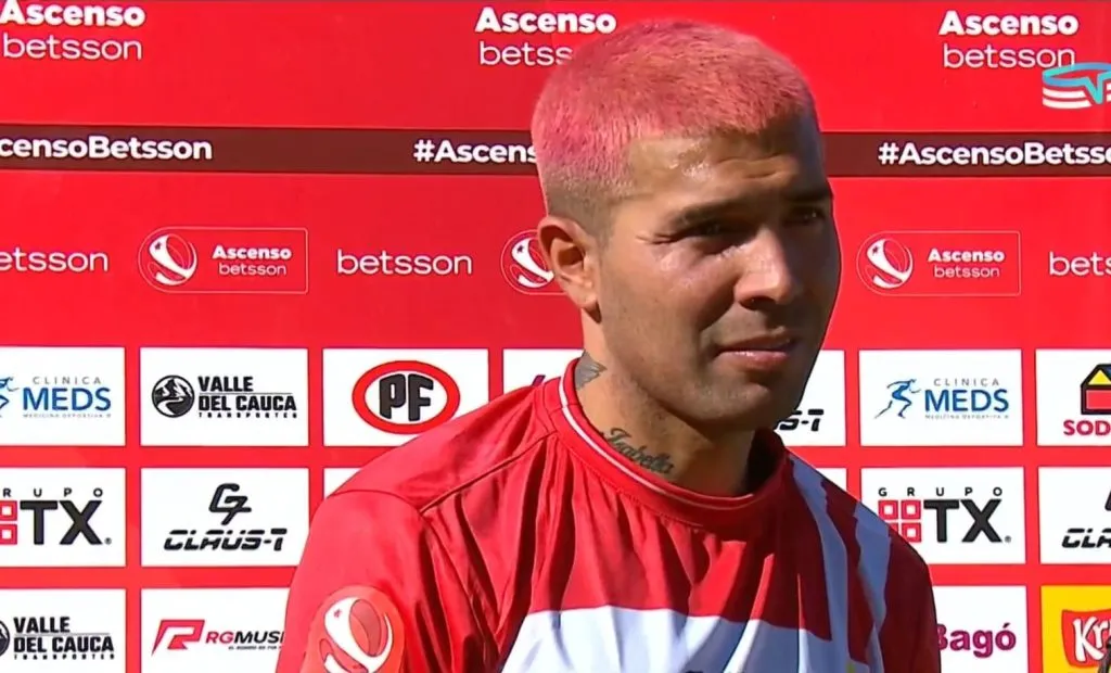 Lujan luego del partido con su especial look (Captura TNT Sports)