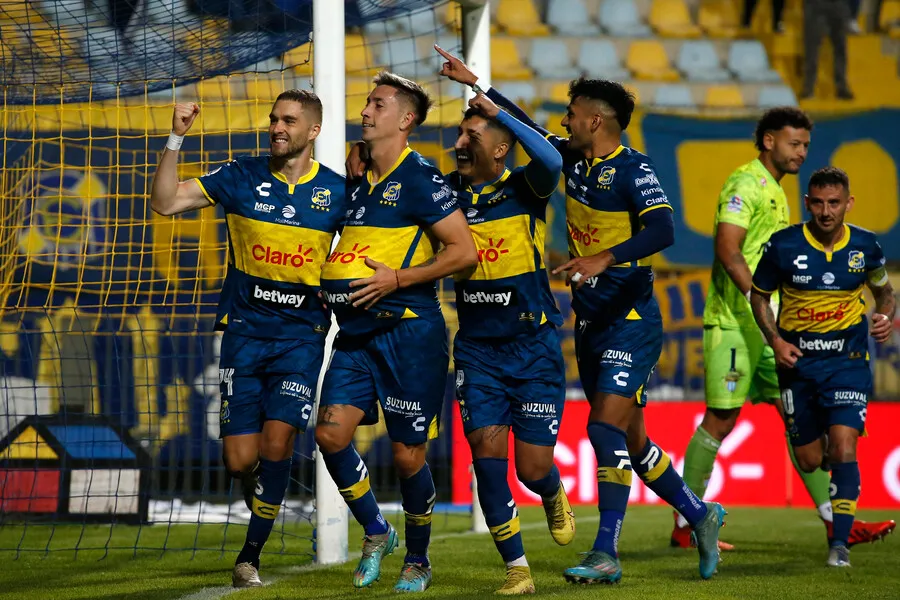 Echeverría deja Everton tras buenas campañas. | Foto: Photosport