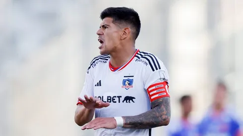 Esteban Pavez acerca posiciones con Colo Colo para su renovación.