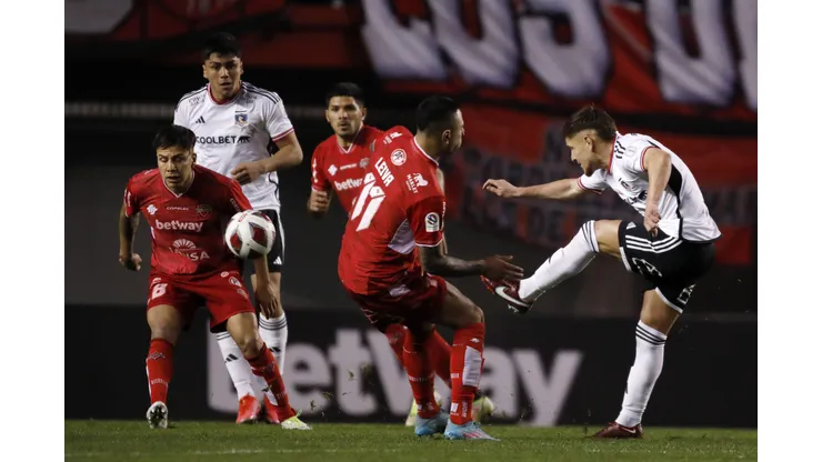 Ñublense y Colo Colo se vieron las caras en el estadio Nelson Oyarzún de Chillán (Foto: Photosport)
