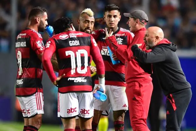 Revelan el motivo del quiebre entre Sampaoli y Vidal | Foto: Archivo