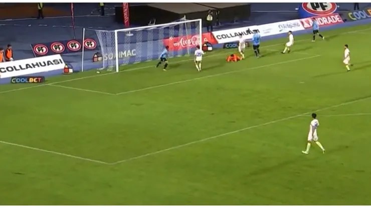 Edson Puch perdió un gol increíble a centímetros de la línea de sentencia en Iquique