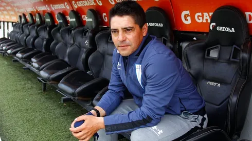 Valenzuela buscará revertir el mal momento que atraviesa la UC en el Campeonato Nacional.