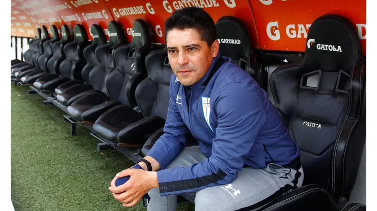 Valenzuela buscará revertir el mal momento que atraviesa la UC en el Campeonato Nacional.