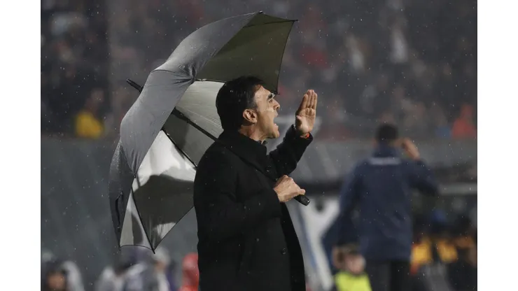 Blanco y Negro pone el paraguas a Gustavo Quinteros ante la lluvia de críticas (Foto: Photosport)