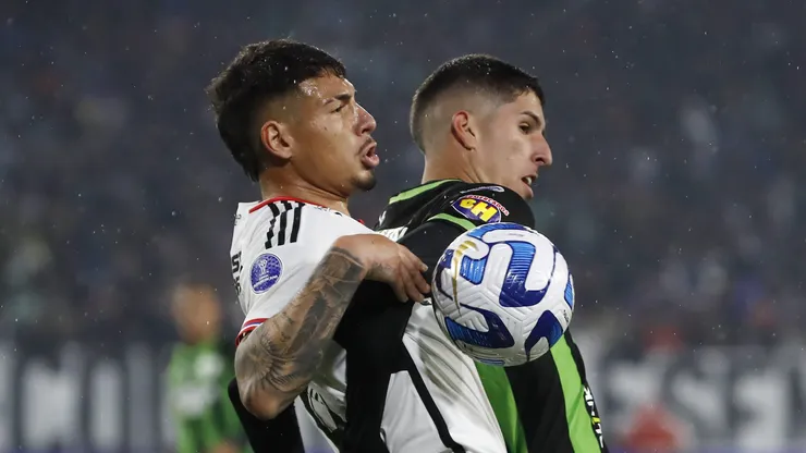 Colo Colo fracasó rotundamente en el plano internacional y está lejos de la punta del Torneo Nacional