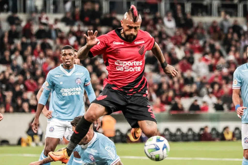 Vidal ya tuvo su debut con la camiseta de Paranaense | Foto: AGIF/Photosport