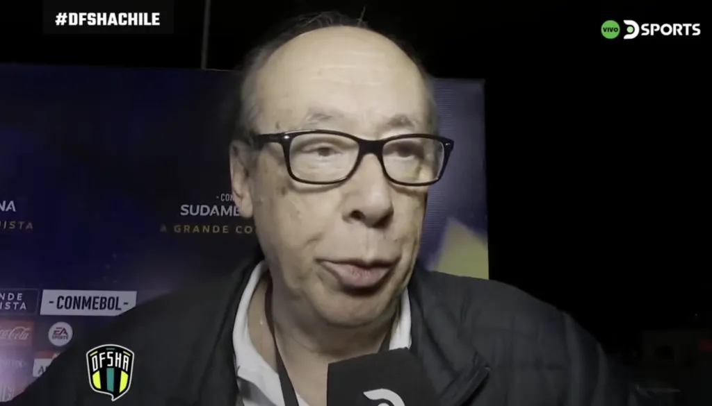 Alfredo Stohwing lamenta la caída rotunda de Colo Colo (Photosport)