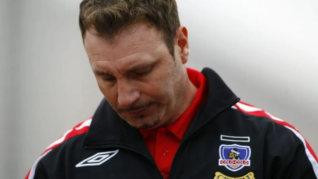 Marcelo Barticciotto se muestra incrédulo aún por el poco poder de gol de Benegas y Lezcano en Colo Colo (Photosport)