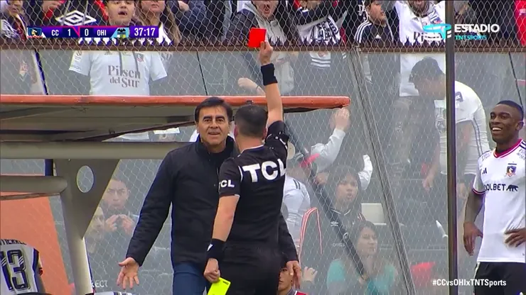 Gustavo Quinteros arriesga más de una fecha de sanción por insultar al árbitro (Foto: TNT Sports)