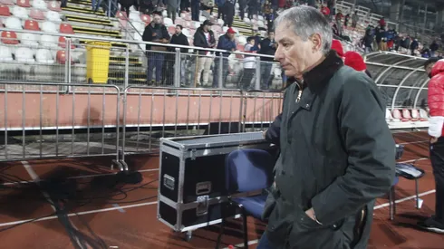 Jorge Aravena aplaude la salida de Ariel Holan de la Universidad Católica