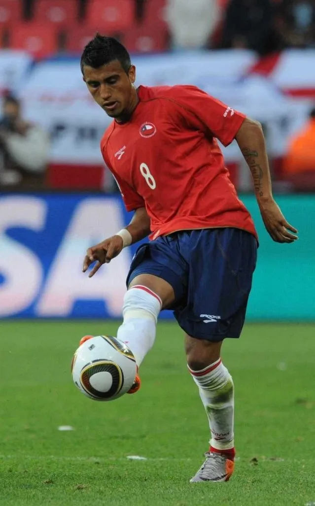 Pese a los roces, Vidal fue titular con Bielsa en Sudáfrica 2010 (Archivo)