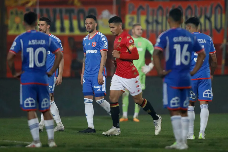 La U sufrió una dura caída ante los ‘Hispanos’ | Foto: Photosport