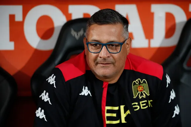 Pinto valoró el trabajo de Ronald Fuentes en el banco hispano (Photosport)