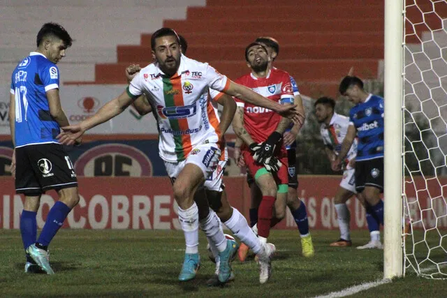 Finalmente, Cobresal y Huachipato jugaron a las 17 horas del pasado viernes (Photosport)