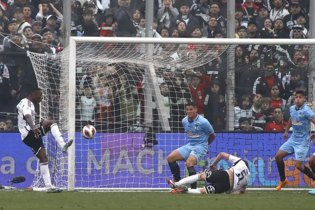 Castillo sigue generando dudas entre los hinchas albos | FOTO:  Jonnathan Oyarzun/Photosport