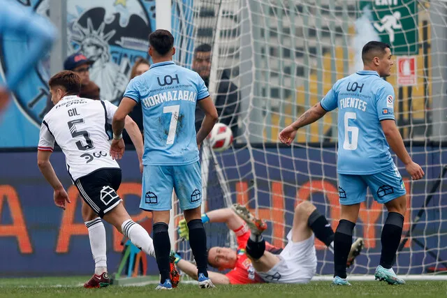 Un tranquilo partido tuvo Colo Colo en Macul (Photosport)